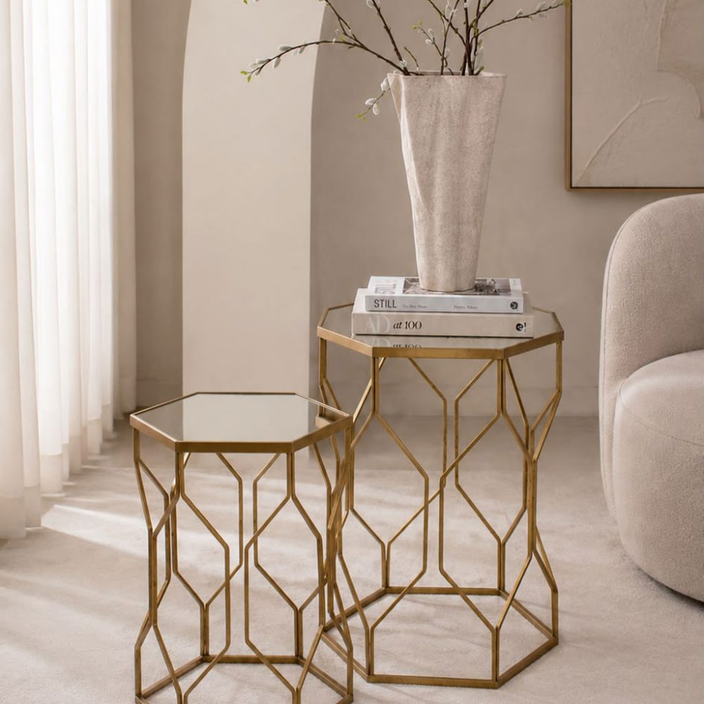 Mesa Auxiliar Hexagonal Dorada con Espejo Grande