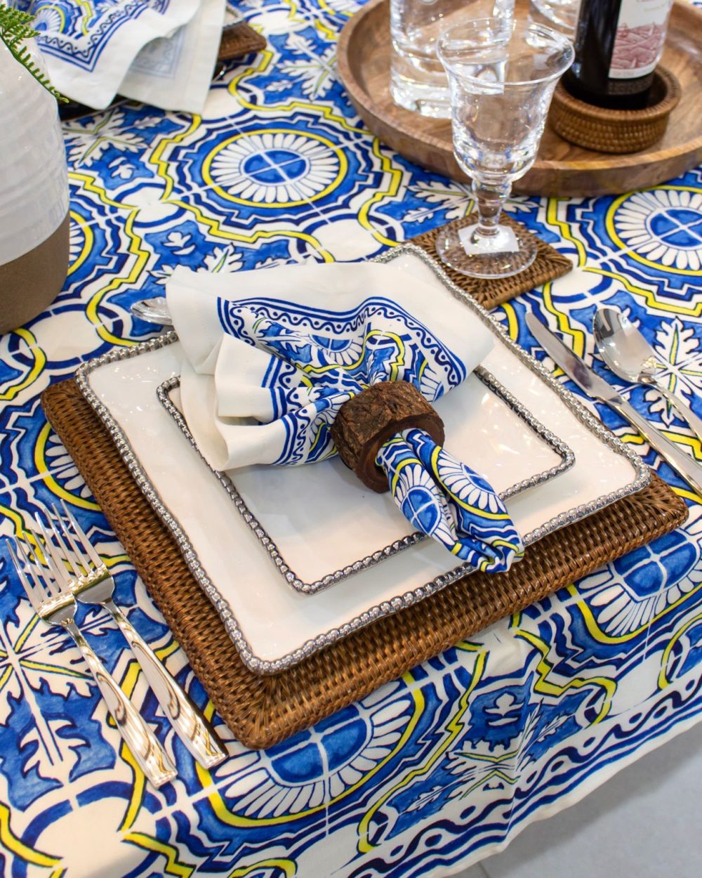 Plato Base en Rattan Cuadrado