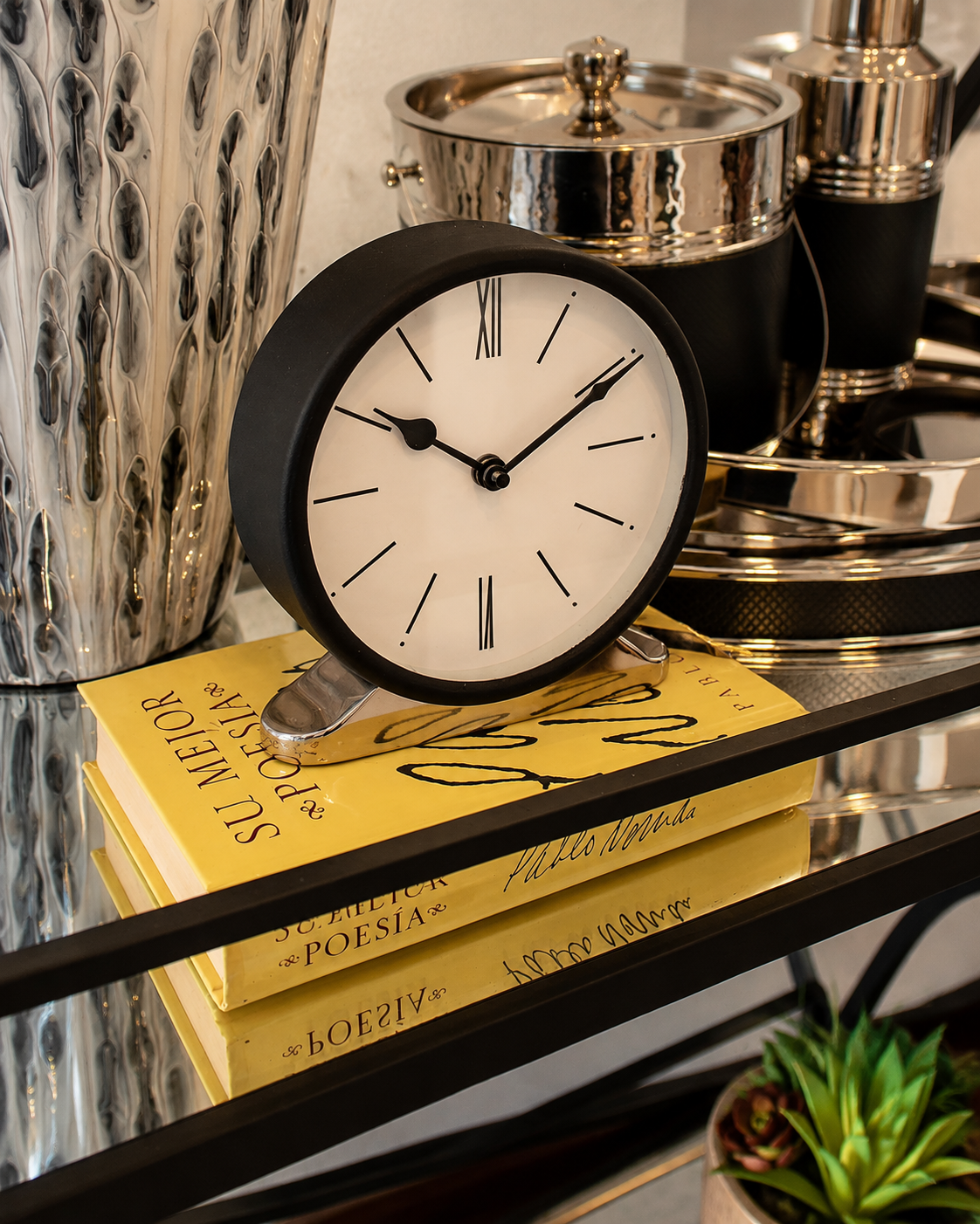 Reloj en Acero Inoxidable Negro de Mesa