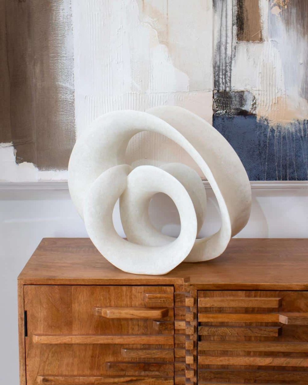 Escultura Abstracta en Forma de Nudo en Resina Blanca