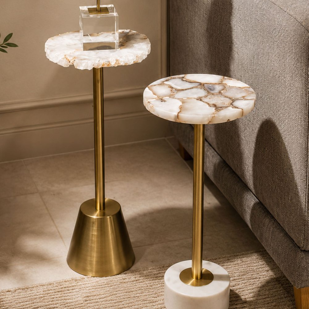 Mesa Auxiliar en Ágata Natural Blanca y Dorada