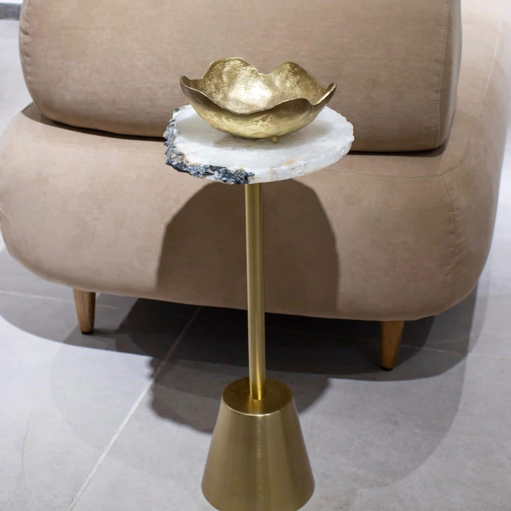 Mesa Auxiliar en Ágata Natural Grande Blanca con Dorada