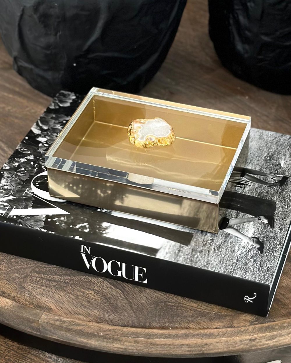 Caja        Decorativa en Metal y Ágata