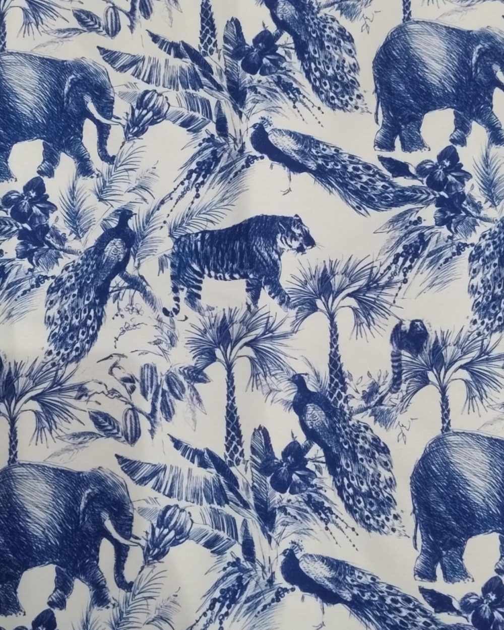 Mantel By Carla Lizarazo Fauna Azul Redondo