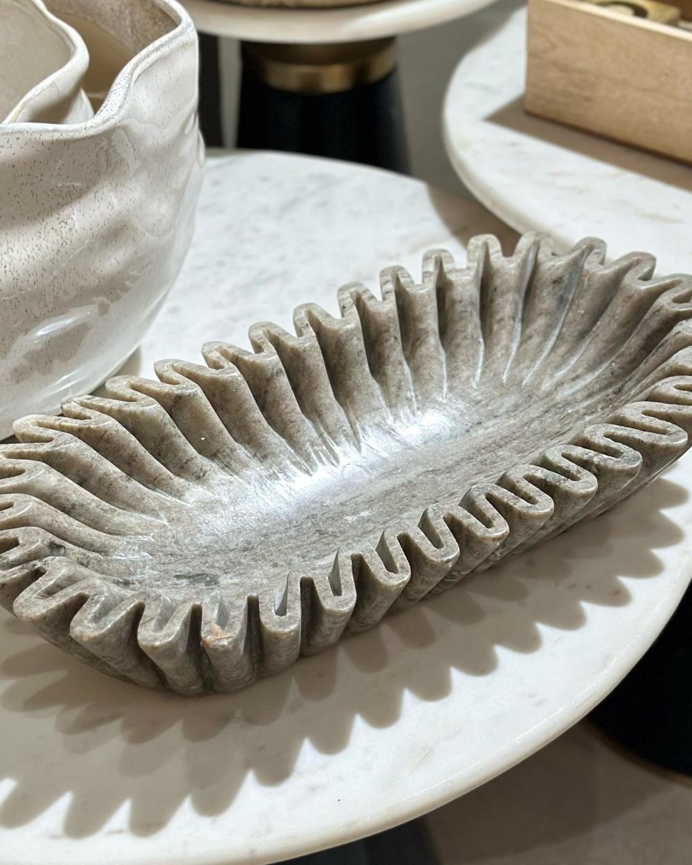 Bowl en Marmol Ovalado con Vetas en Color Beige