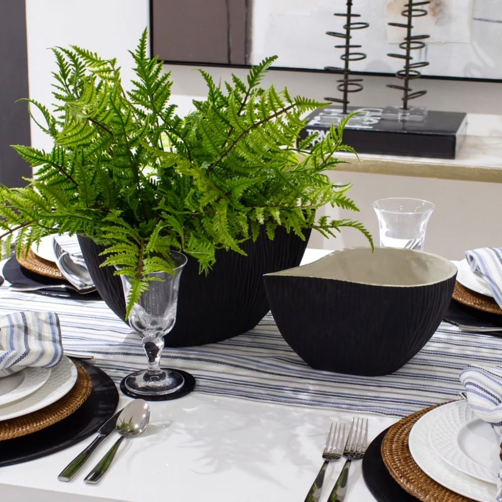 Bowl                                Decorativo con Exterior Texturizado Negro Pequeño