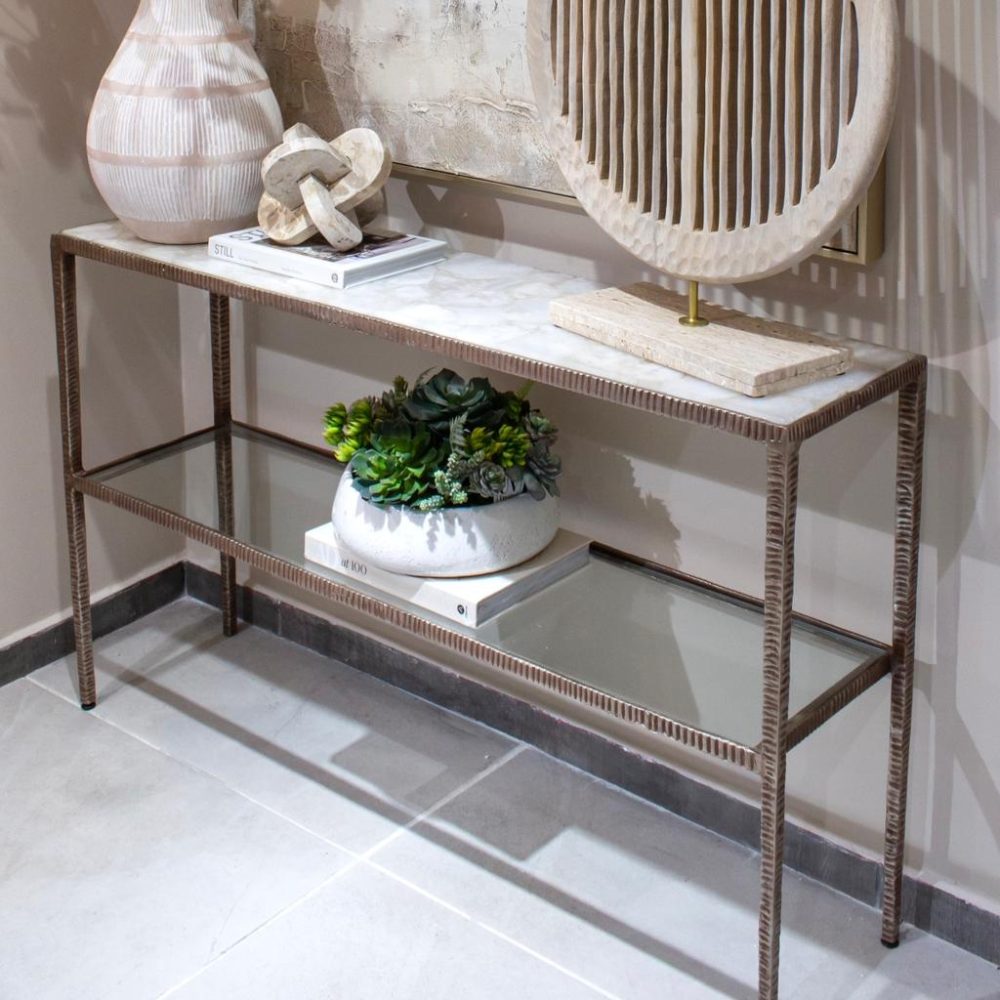 Consola                           con Cubierta de Cuarzo