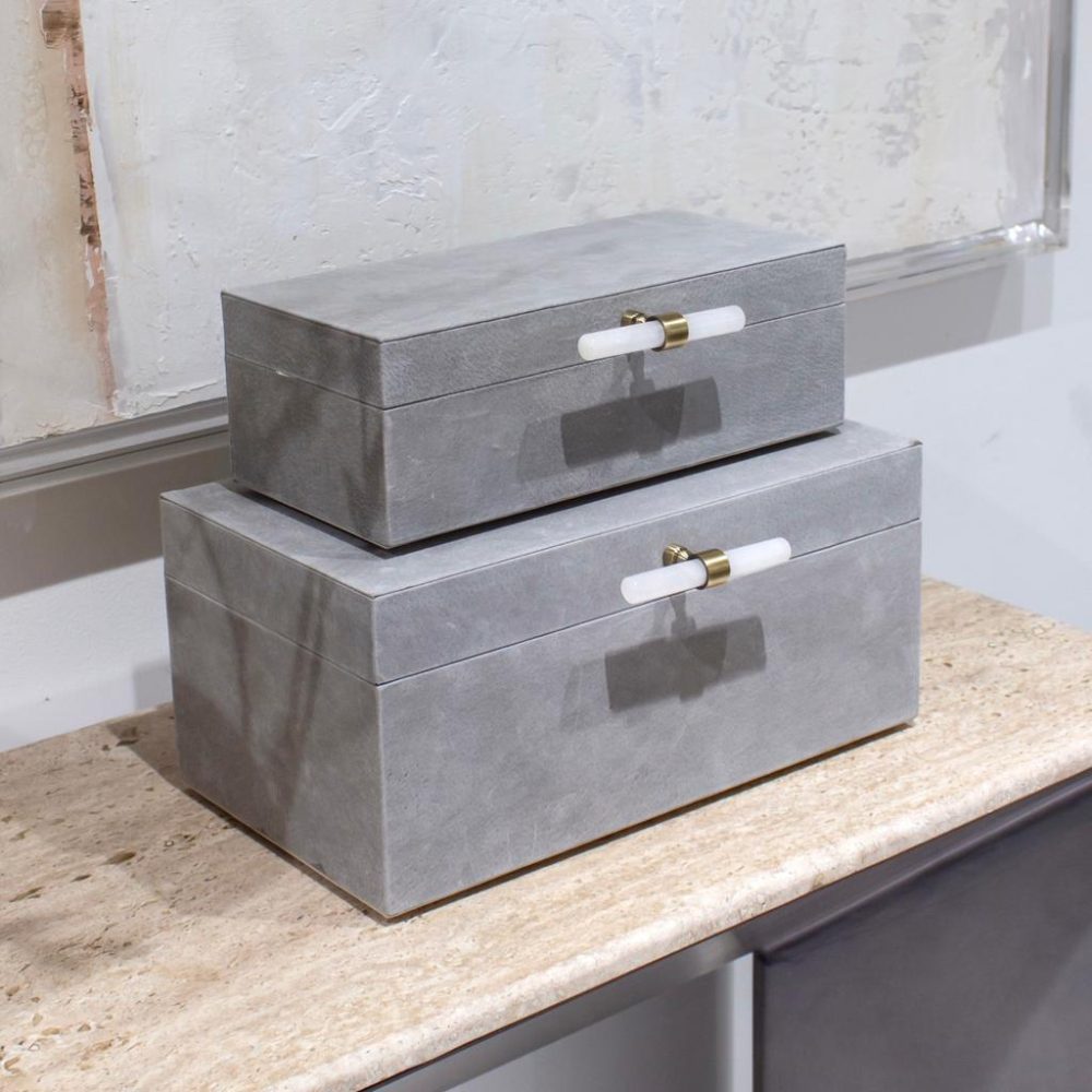 Caja Decorativa Avea Pequeña en Gamuza Gris con Herrajes Moonstone