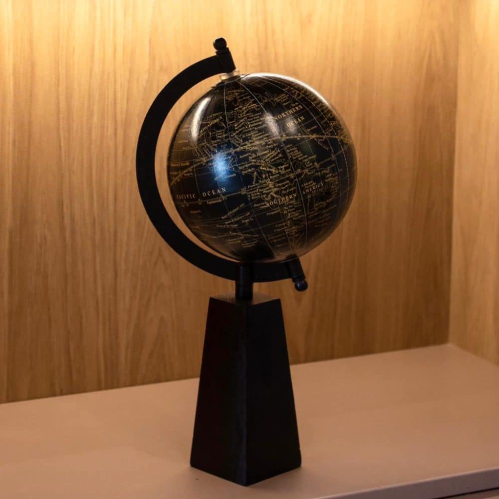 Globo Decorativo Exeter con Base de Madera Negro con Detalles Dorados