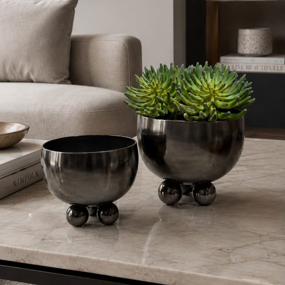 Macetero Decorativo Metálico con Patas Esféricas Grande