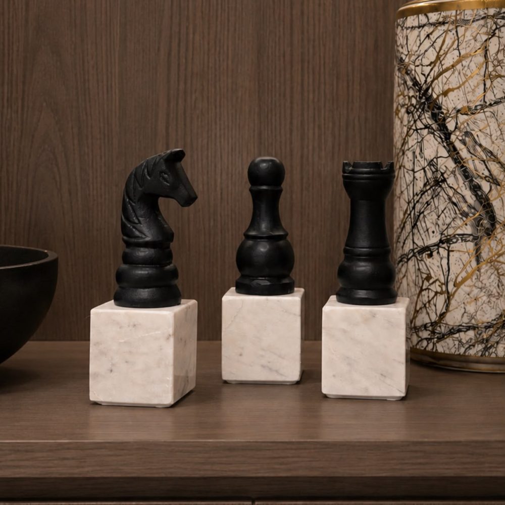 Set de 3 Piezas de Ajedrez Decorativas con Base de Mármol