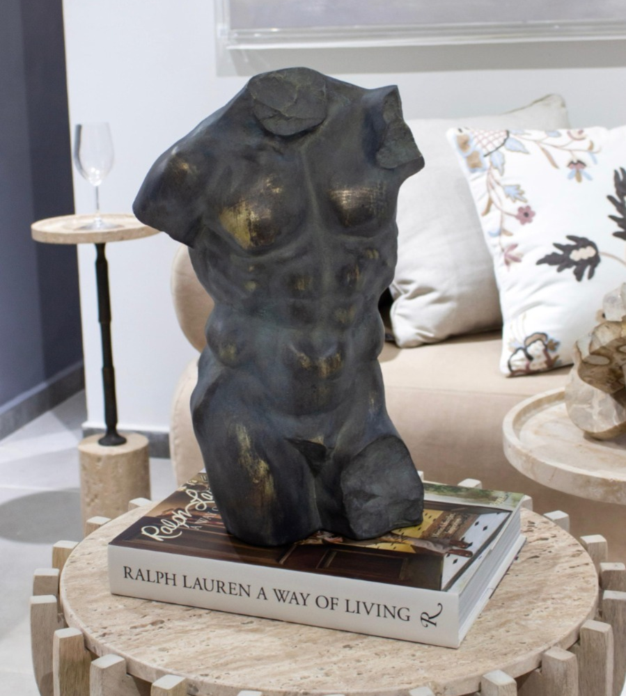 Escultura de Torso de Hombre Tono Cobrizo