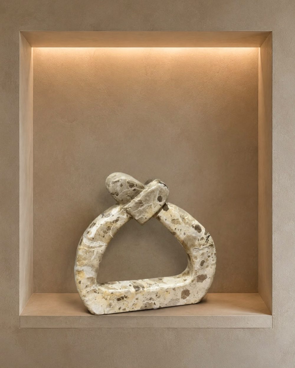 Escultura Logan de Mármol Beige