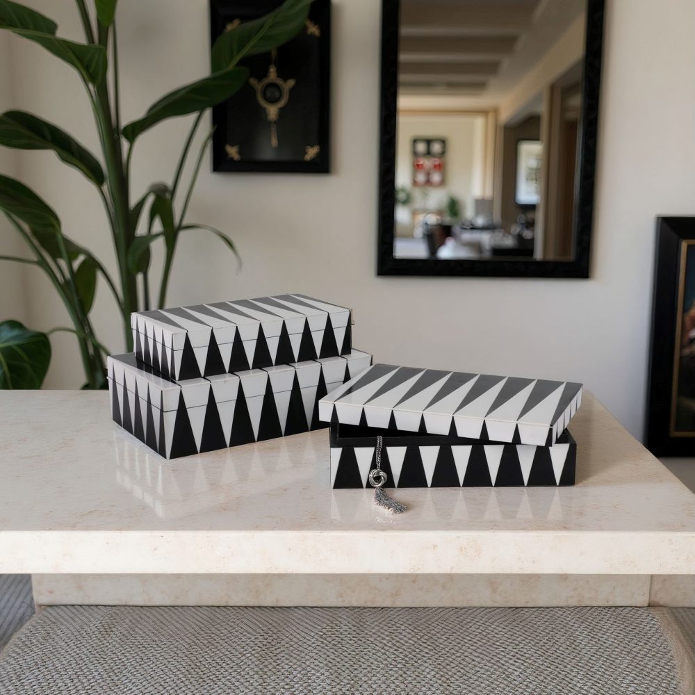 Caja        Decorativa con Patrón Triangular Grande