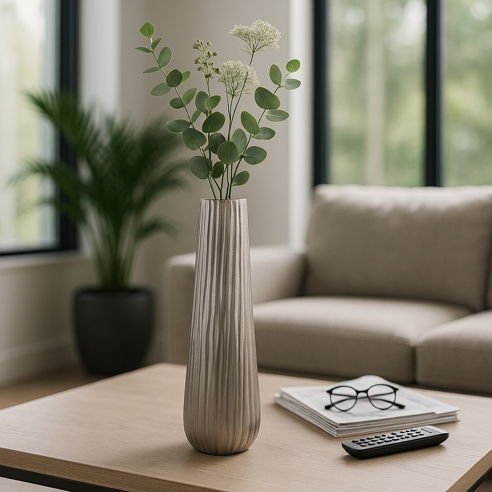 Jarrón        en Metal Plateado con Rayas