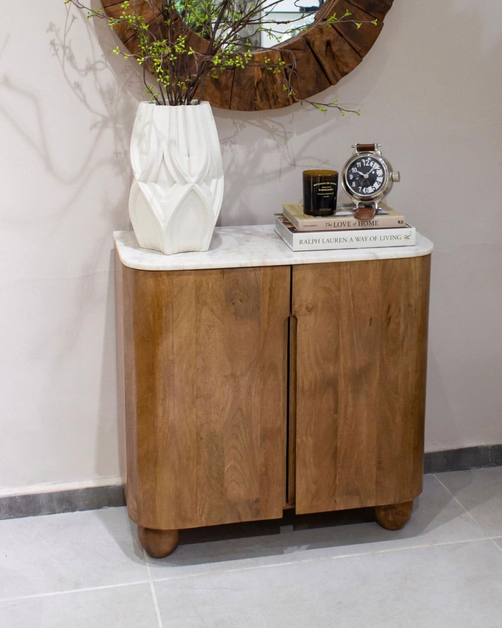 Aparador de Madera Café y Cubierta de Mármol