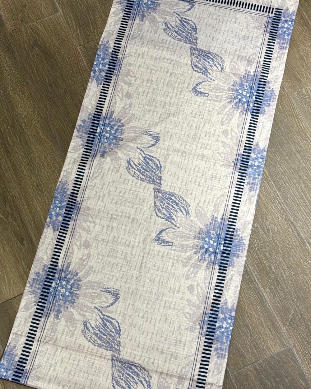 Camino de Mesa By Carla Lizarazo Floral Azul y Gris 10 Puestos