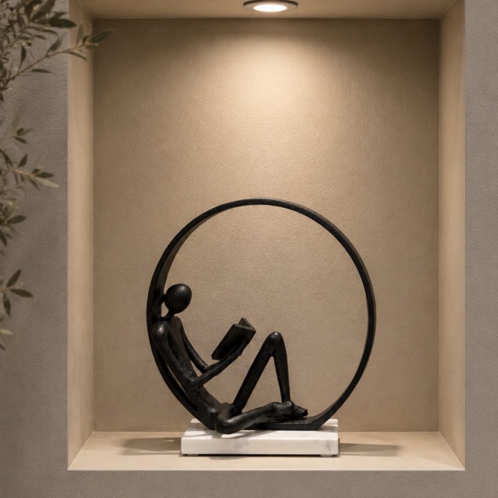 Escultura Avid Reader sobre Base de Mármol