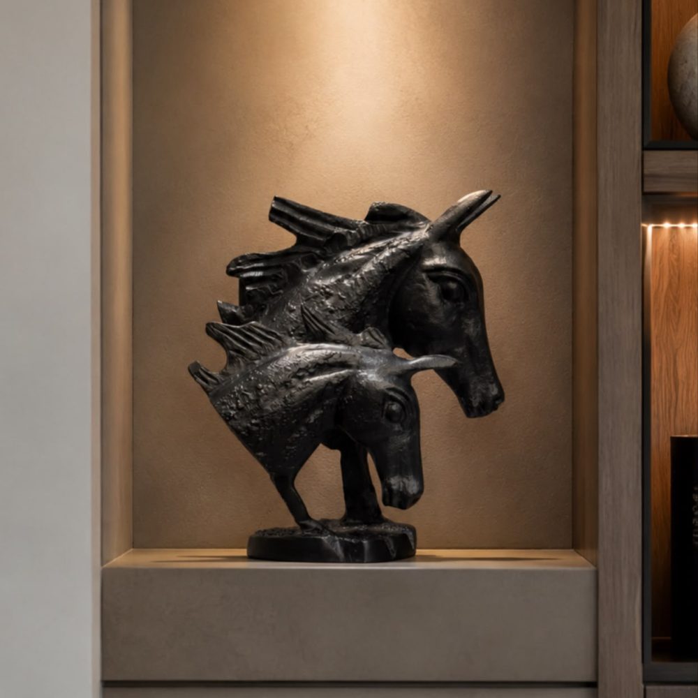 Escultura            Cabezas de Caballo y Potro Negra