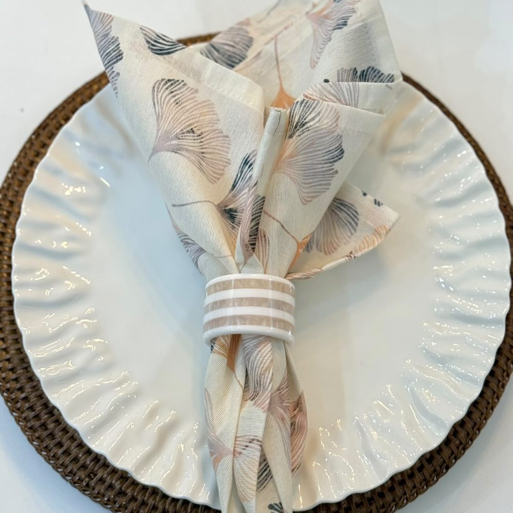 Servilleta By Carla Lizarazo – Hojas de Ginkgo