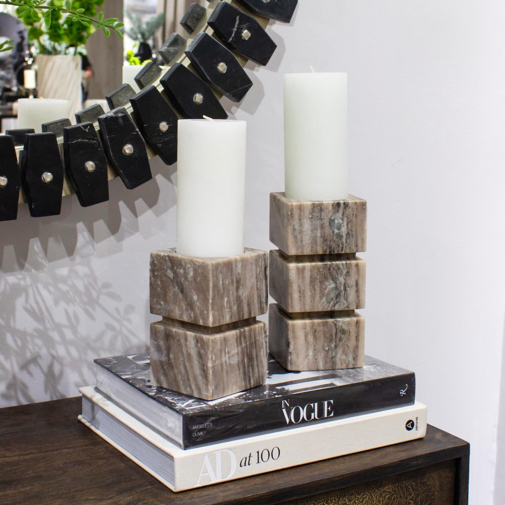 Set de 2 Candelabros de Mármol con Cubos Apilados