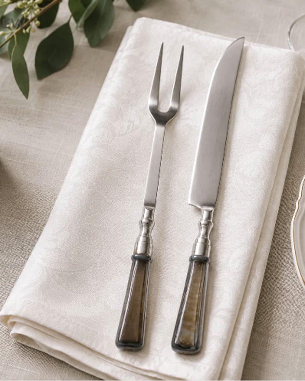 Set de Utensilios Shreve con Acabado Plateado, Marrón y Negro