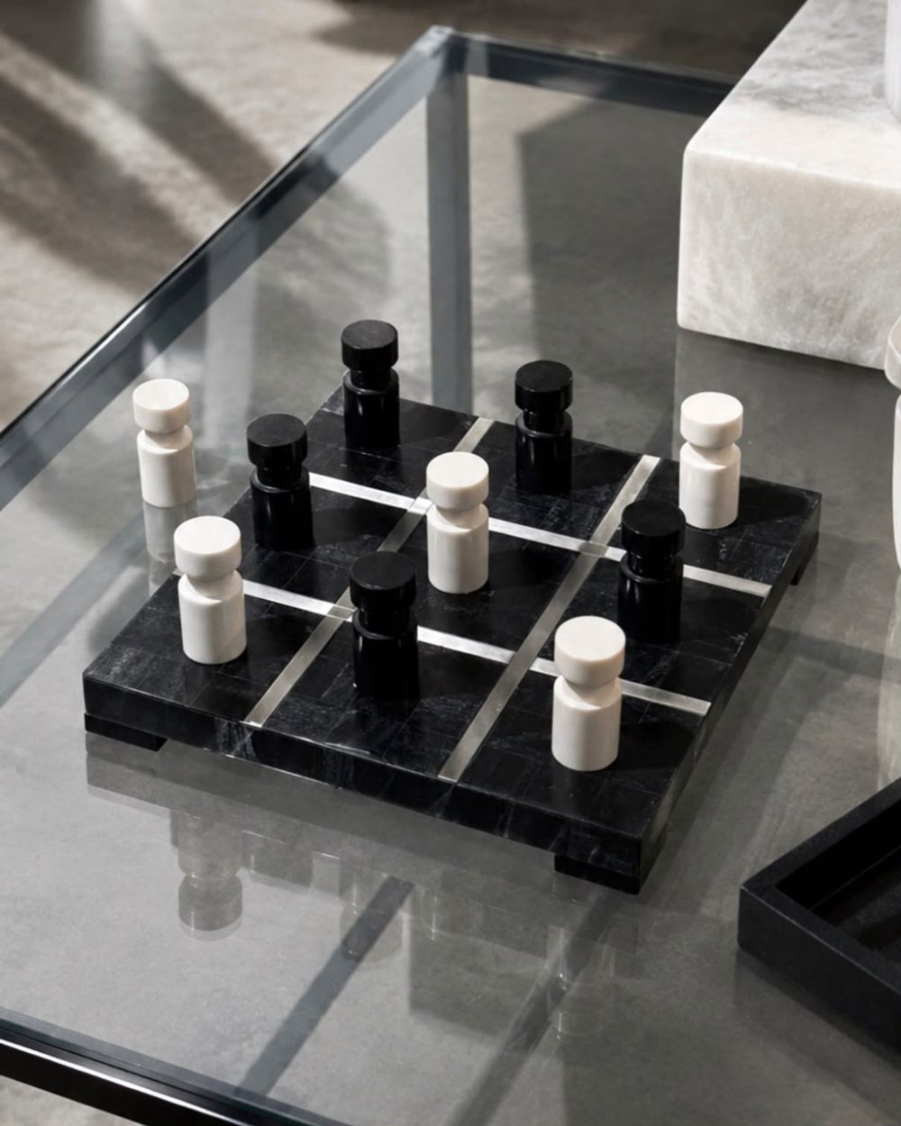 Tic Tac Toe en Madera con Resina Tono Blanco y Negro